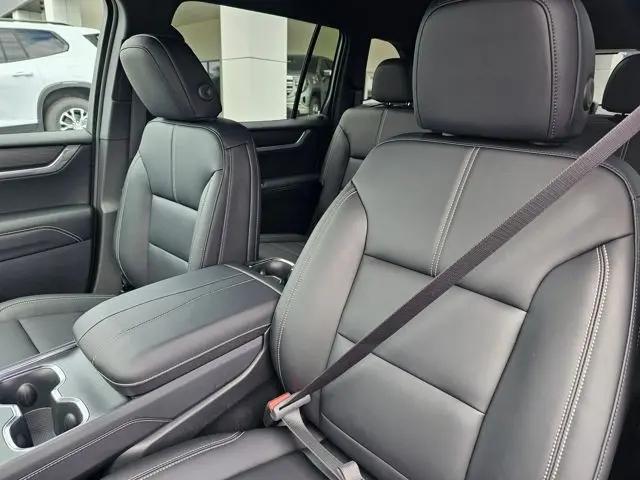 2026 GMC Acadia Elevation FWD