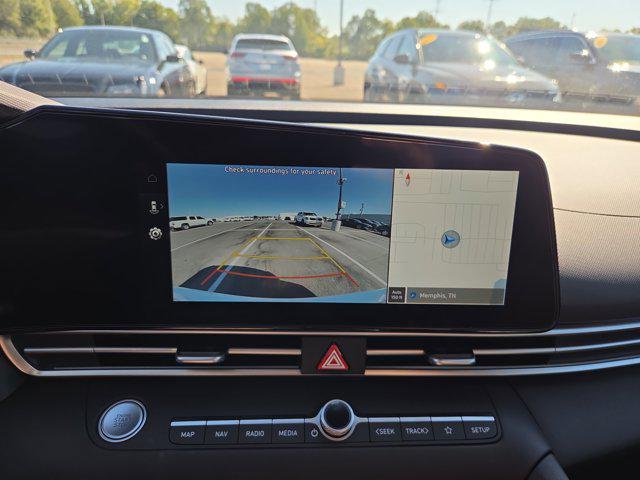 2025 Hyundai Elantra Limited - Photo 11