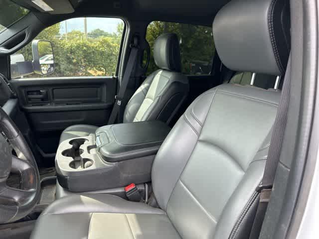 2022 RAM 3500 Tradesman Crew Cab 4x4 8 Box