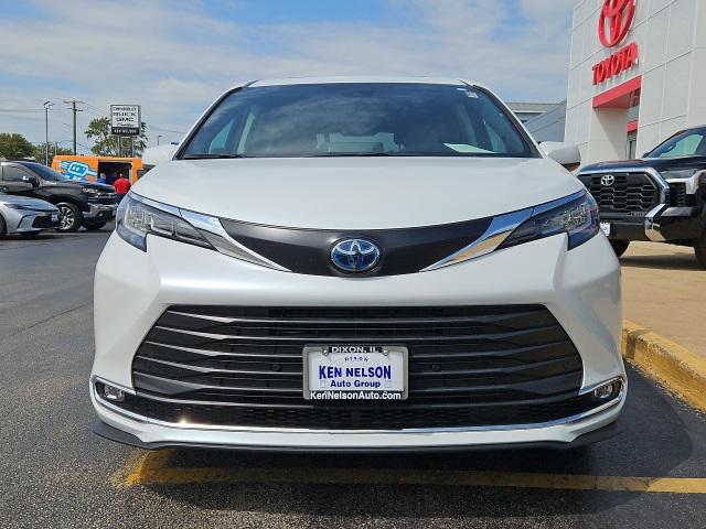 2023 Toyota Sienna XLE