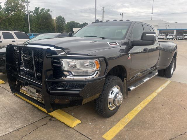 2024 RAM 3500 Tradesman Crew Cab 4x4 8 Box