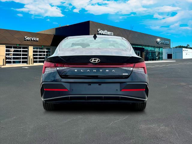 2025 Hyundai Elantra Hybrid Limited
