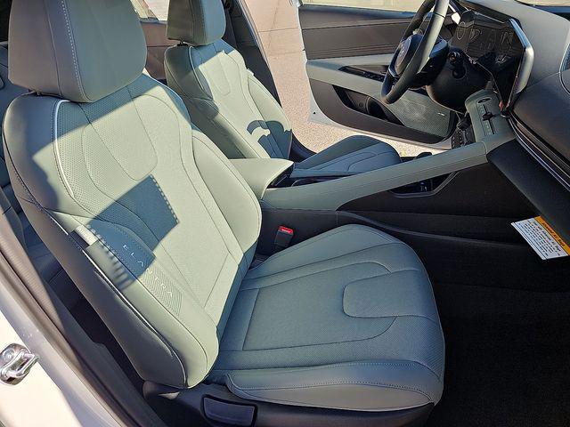 2025 Hyundai Elantra Hybrid Limited