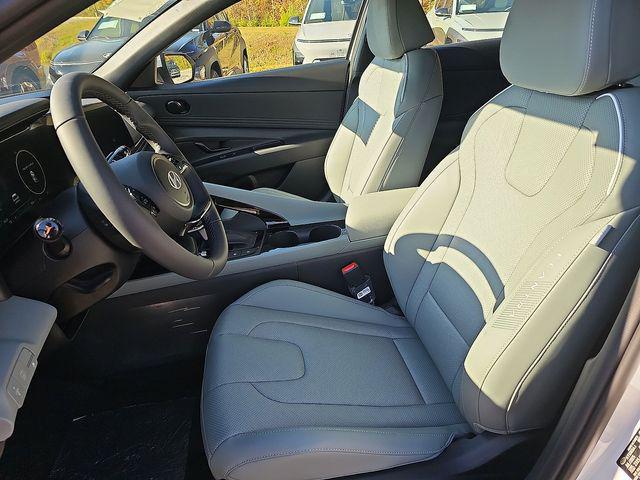 2025 Hyundai Elantra Hybrid Limited