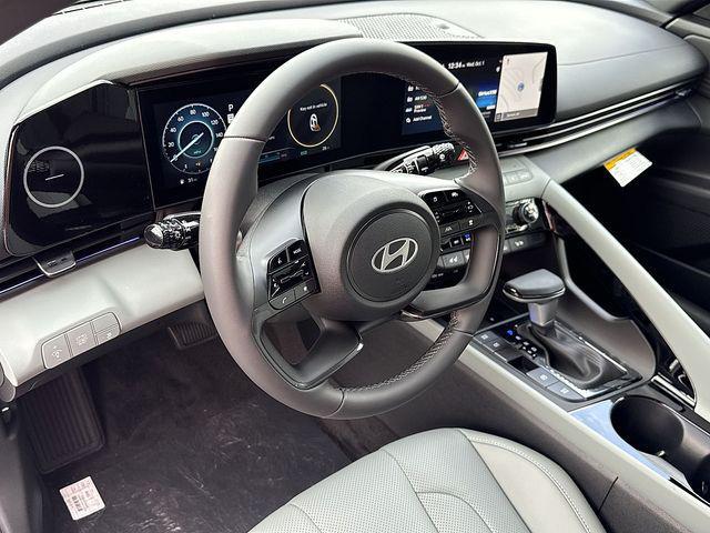 2025 Hyundai Elantra Hybrid Limited