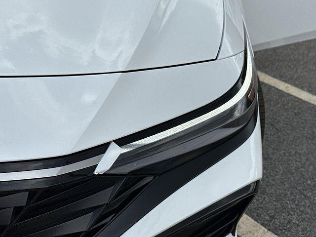 2025 Hyundai Elantra Hybrid Limited