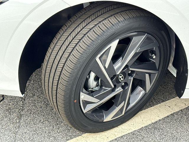 2025 Hyundai Elantra Hybrid Limited