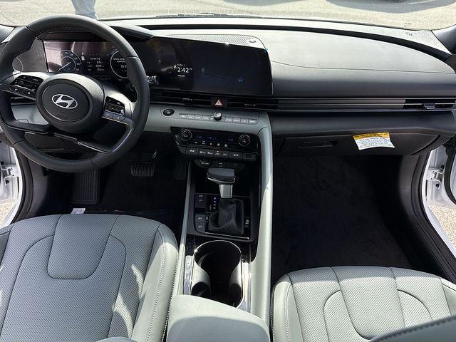 2025 Hyundai Elantra Hybrid Limited