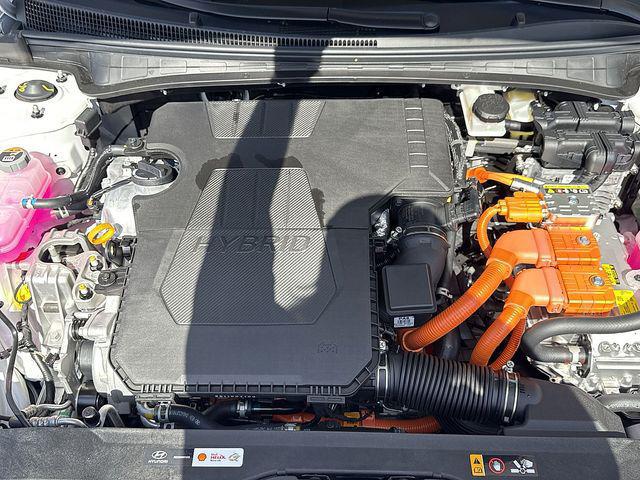 2025 Hyundai Elantra Hybrid Limited