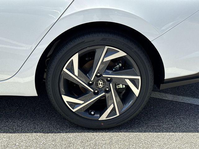 2025 Hyundai Elantra Hybrid Limited