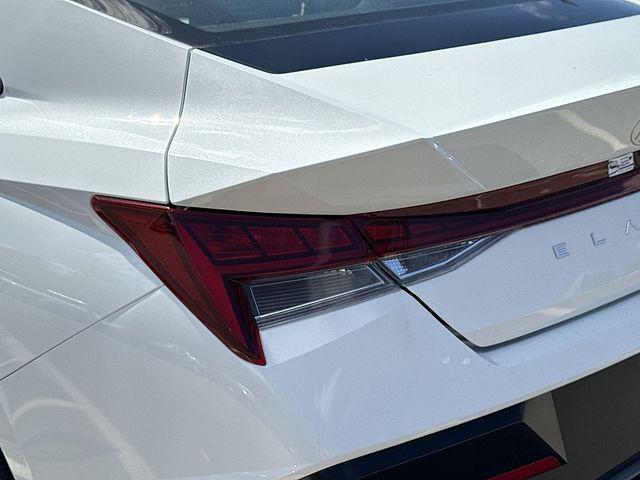 2025 Hyundai Elantra Hybrid Limited