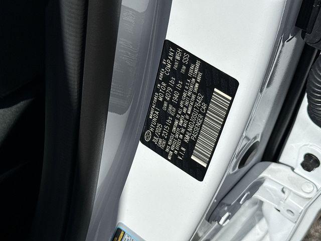 2025 Hyundai Elantra Hybrid Limited