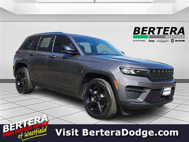 2022 Jeep Grand Cherokee Altitude 4x4 for sale in Westfield, MA