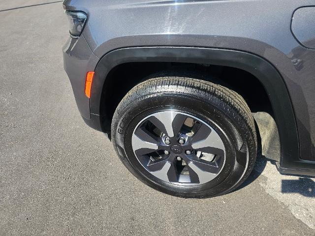 2024 Jeep Grand Cherokee Base