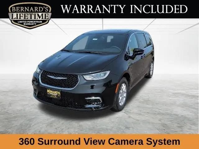 2026 Chrysler Pacifica Select for sale in New Richmond, WI