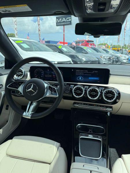 2025 Mercedes-Benz CLA 250 250
