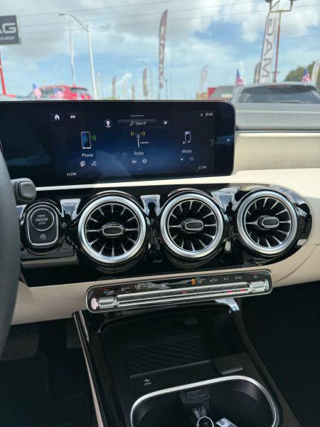 2025 Mercedes-Benz CLA 250 250