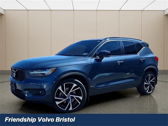 2022 Volvo XC40 T5 R-Design