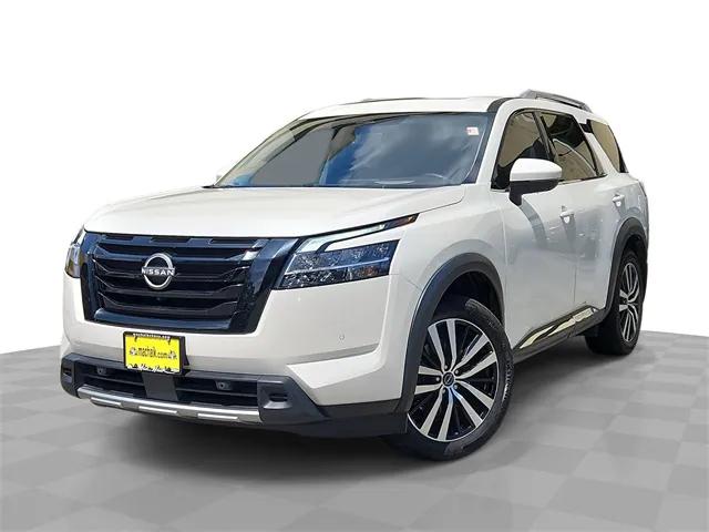 2023 Nissan Pathfinder Platinum FWD