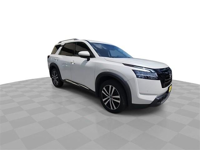 2023 Nissan Pathfinder Platinum FWD