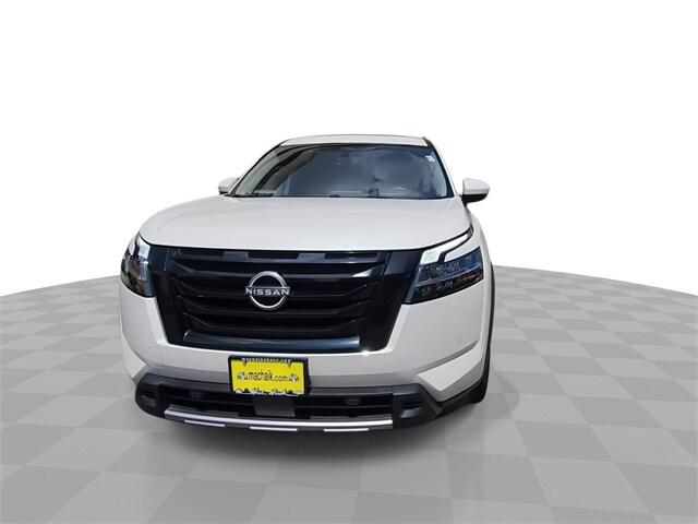 2023 Nissan Pathfinder Platinum FWD