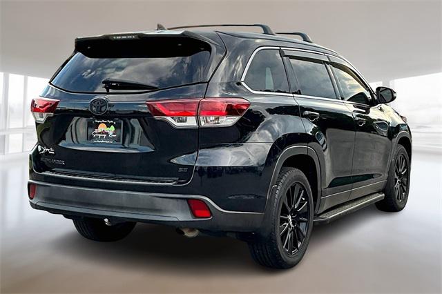 2019 Toyota Highlander SE