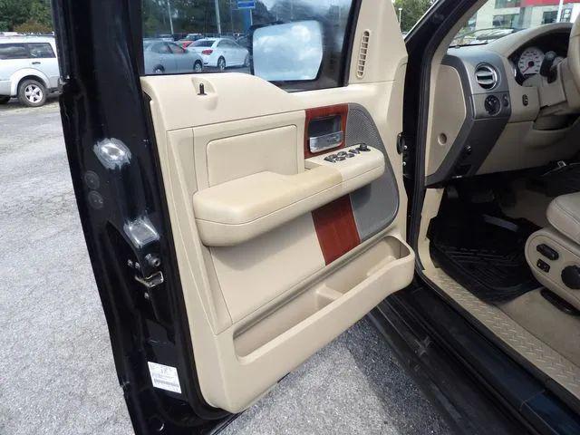 2005 Ford F-150 LARIAT