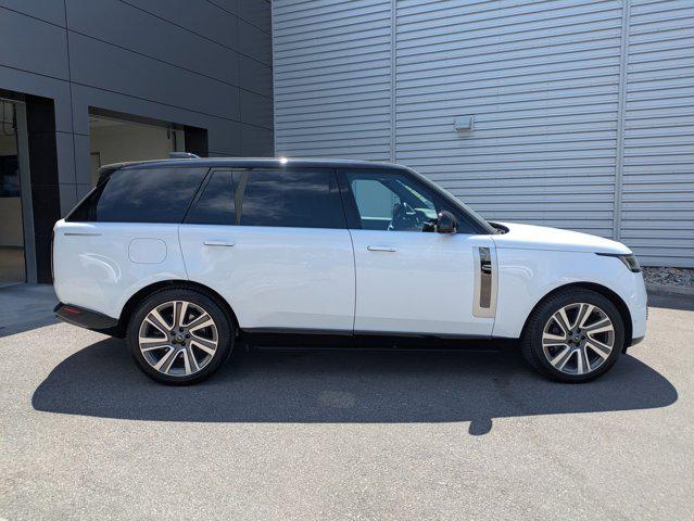 2025 Land Rover Range Rover P615 SV