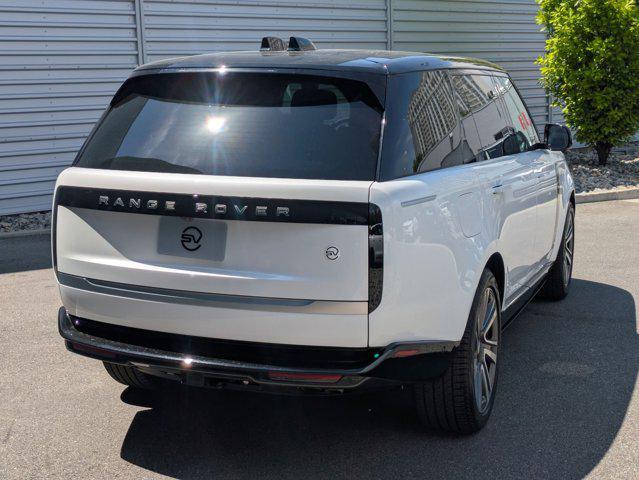 2025 Land Rover Range Rover P615 SV