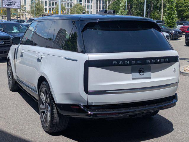 2025 Land Rover Range Rover P615 SV