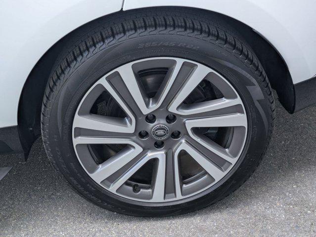 2025 Land Rover Range Rover P615 SV