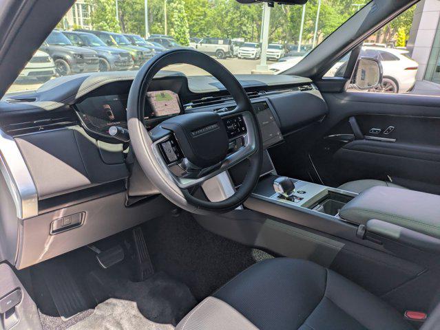 2025 Land Rover Range Rover P615 SV