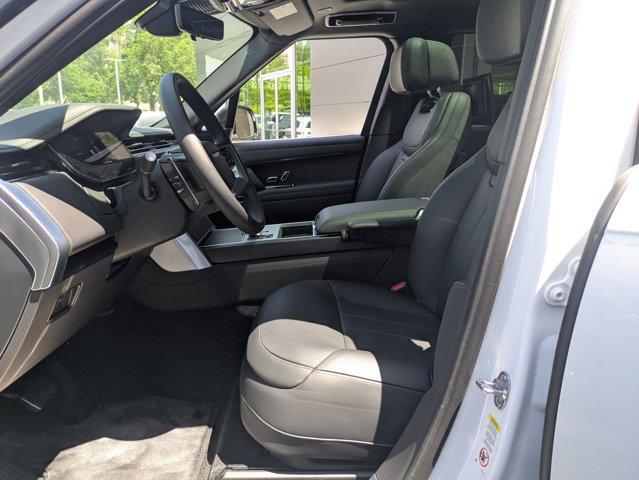 2025 Land Rover Range Rover P615 SV