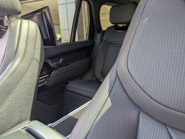 2025 Land Rover Range Rover P615 SV