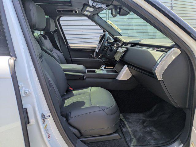 2025 Land Rover Range Rover P615 SV
