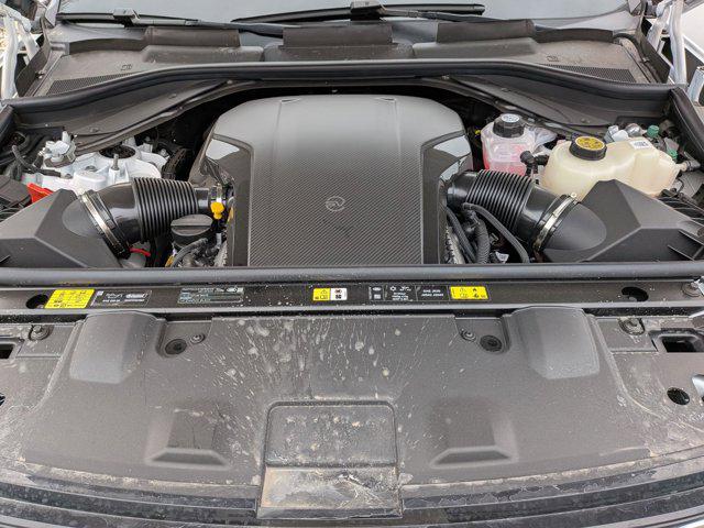 2025 Land Rover Range Rover P615 SV