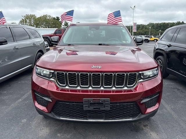 2023 Jeep Grand Cherokee Laredo 4x4