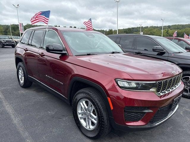 2023 Jeep Grand Cherokee Laredo 4x4