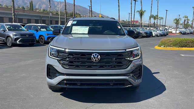 2026 Volkswagen Atlas Cross Sport 2.0T SEL R-Line Black