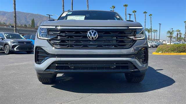 2026 Volkswagen Atlas Cross Sport 2.0T SEL R-Line Black