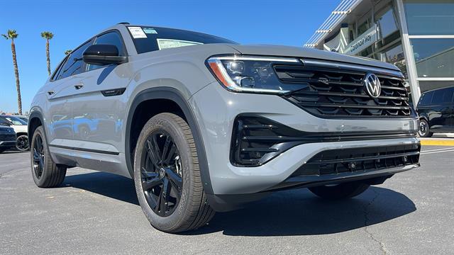 2026 Volkswagen Atlas Cross Sport 2.0T SEL R-Line Black