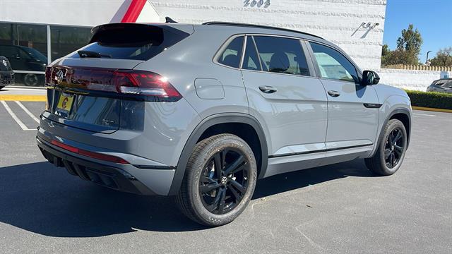 2026 Volkswagen Atlas Cross Sport 2.0T SEL R-Line Black