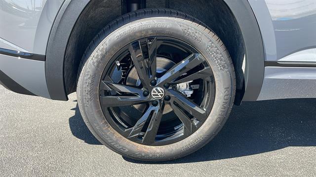 2026 Volkswagen Atlas Cross Sport 2.0T SEL R-Line Black