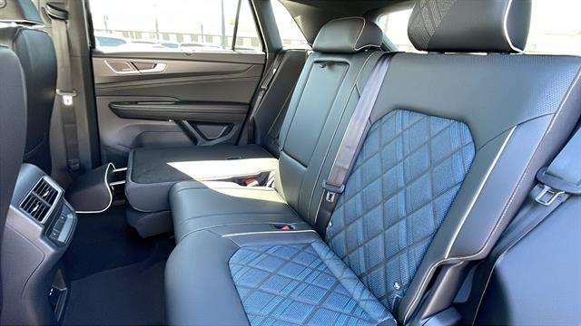 2026 Volkswagen Atlas Cross Sport 2.0T SEL Premium R-Line