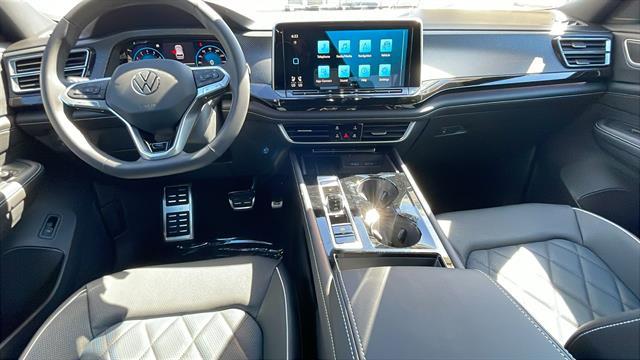 2026 Volkswagen Atlas Cross Sport 2.0T SEL Premium R-Line