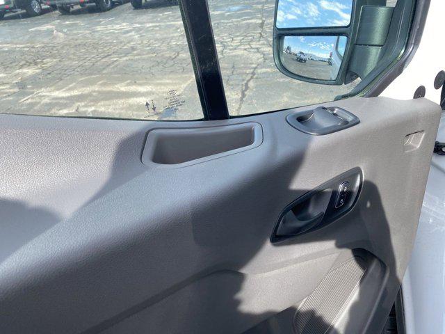 2025 Ford Transit Cargo Van T-250 MR CARGO AWD