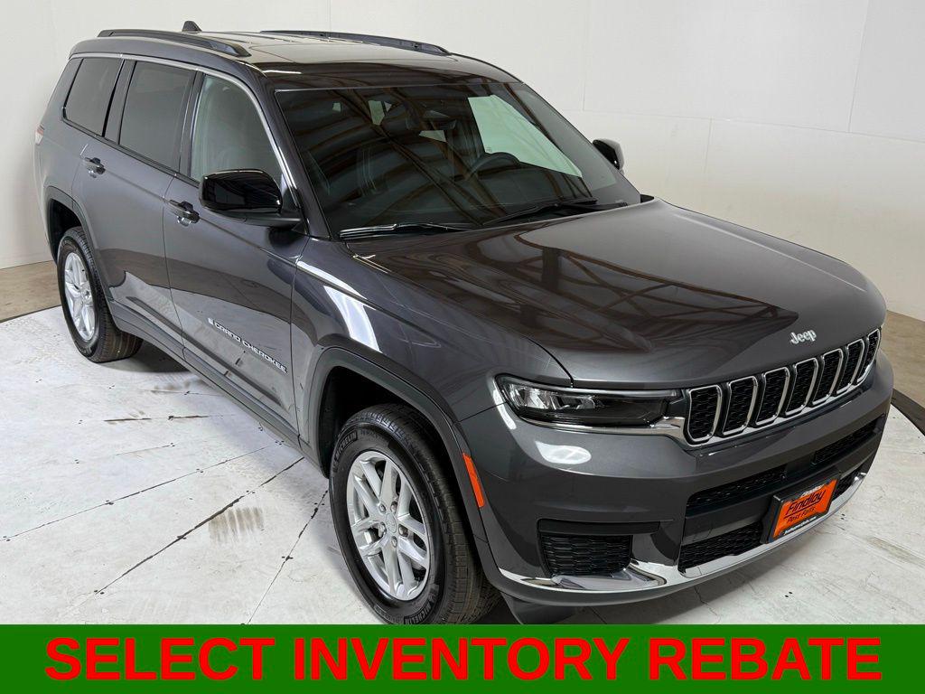 2025 Jeep Grand Cherokee L Laredo's photo