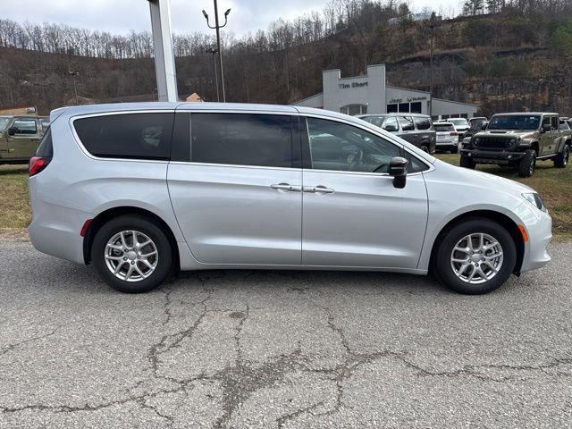 2026 Chrysler Voyager VOYAGER LX