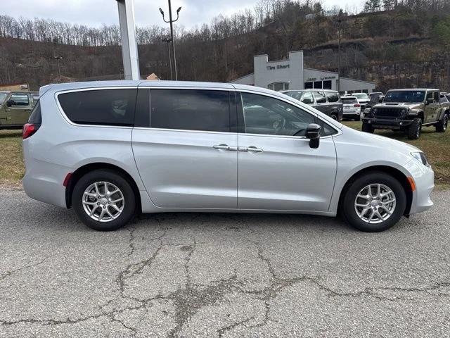 2026 Chrysler Voyager VOYAGER LX