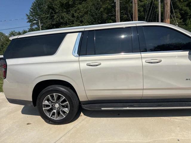 2022 Chevrolet Suburban 4WD LT